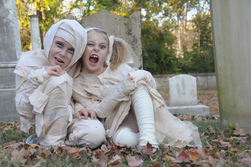 DIY Guide to the Perfect Mummy Costume